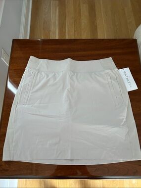 Athleta Brooklyn High Rise 16” Skort 12T